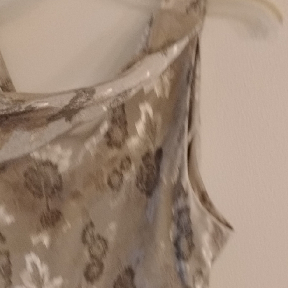 Floral Draped Sleeveless Top - Picture 8 of 8